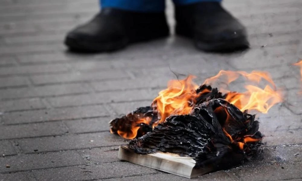 Η Δανία ποινικοποιεί την καύση του Κορανίου για να αποτρέψει τις εντάσεις με μουσουλμανικές χώρες